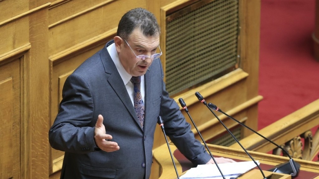 Νίκος Παπαδόπουλος: Ποιος είναι ο βουλευτής της “Νίκης” που τα έκανε γυαλιά-καρφιά στην Εθνική Πινακοθήκη