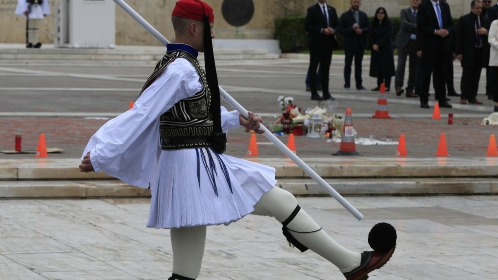 Επέτειος 25ης Μαρτίου: Η ΕΡΤ μπέρδεψε τους Βρετανούς με τους…Οθωμανούς σε ιστορική γκάφα (βίντεο)