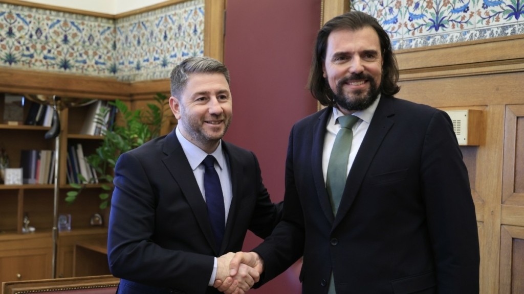 ΠΑΣΟΚ: Έστειλε επιστολή για τη «μεταγραφή» Πέτρου Παππά ο Ανδρουλάκης στον προεδρείο της Βουλής – Αντιδράσεις από τον ΣΥΡΙΖΑ
