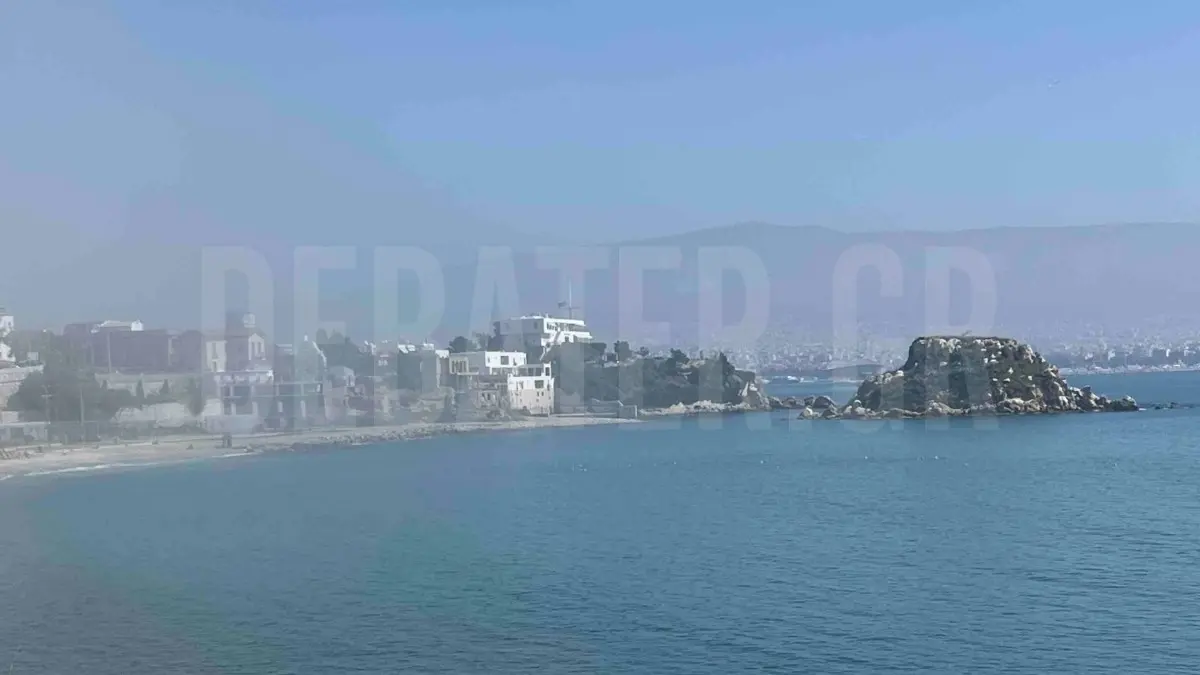 Πειραιάς: Καλύφθηκαν από ομίχλη Μαρίνα Ζέας και “Βοτσαλάκια” (φωτογραφίες, βίντεο)
