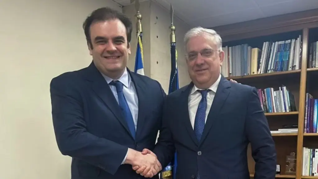 Τάκης Θεοδωρικάκος: Συνεργασία με τον υπουργό Οικονομικών Κυριάκο Πιερρακάκη – «Προχωράμε μπροστά μαζί»