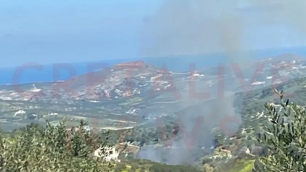 Πυρκαγιά σε υπαίθριο χώρο στην περιοχή Κουνάβοι στην Κρήτη (βίντεο)