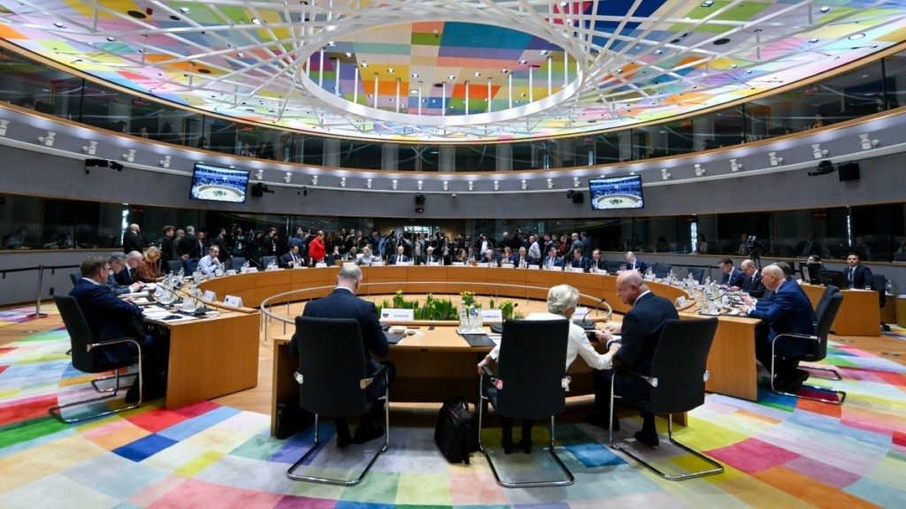 Σύνοδος Κορυφής: Συμφωνία των «26» για την Ουκρανία, με την Ουγγαρία να διαφωνεί – «Ναι» από τους «27» για τις αμυντικές δαπάνες