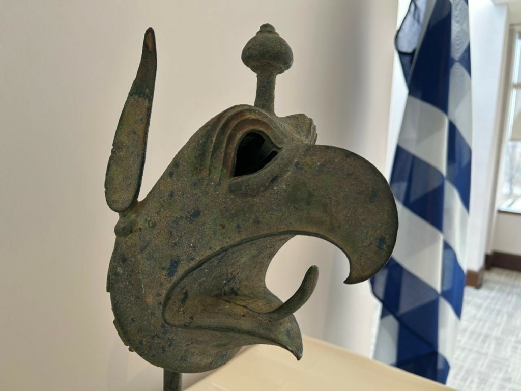 Επιστρέφει την Παρασκευή στην Αρχαία Ολυμπία η χάλκινη κεφαλή του γρύπα