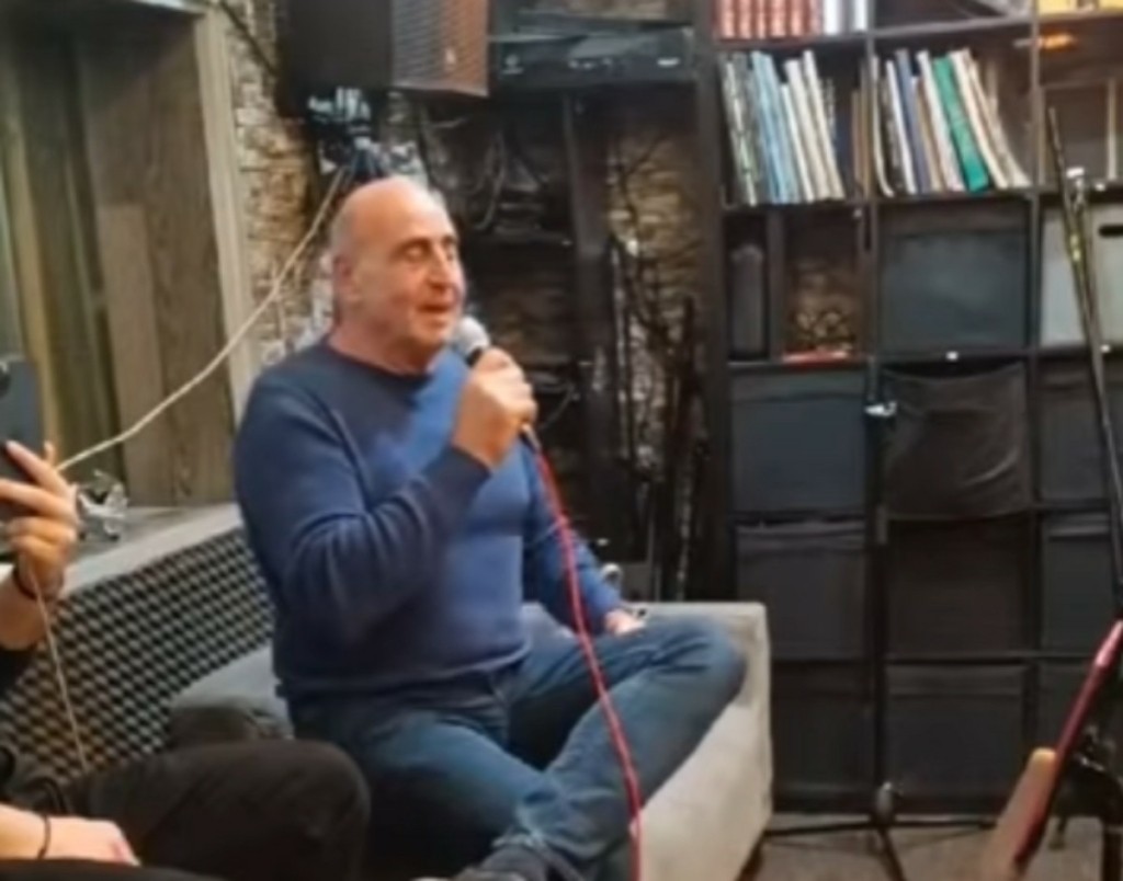 Γιώργος Βουλγαράκης: Τραγούδησε μεγάλες επιτυχίες, με τον Ανδρέα Λοβέρδο στα ντραμς (Βίντεο)
