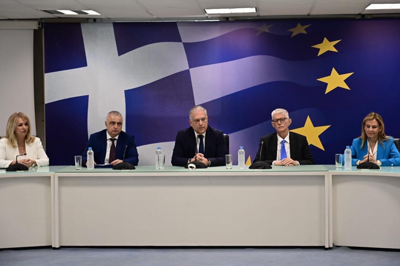Θεω