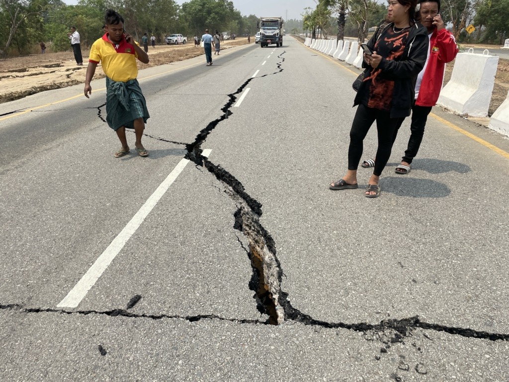 Σεισμός 7,7 Ρίχτερ στην Μιανμάρ: Φόβοι για χιλιάδες νεκρούς – «Θα χρειαστούν εβδομάδες για να μάθουμε το μέγεθος της καταστροφής»
