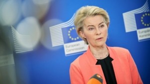Ούρσουλα φον ντερ Λάιεν: Κατατέθηκε πρόταση μομφής εις βάρος της – Στις 10 Ιουλίου η ψηφοφορία στο Ευρωπαϊκό Κοινοβούλιο