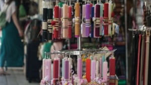 Ανοικτά τα καταστήματα την Κυριακή των Βαΐων – Πιέσεις στο πασχαλινό τραπέζι και «αγορά δύο ταχυτήτων»