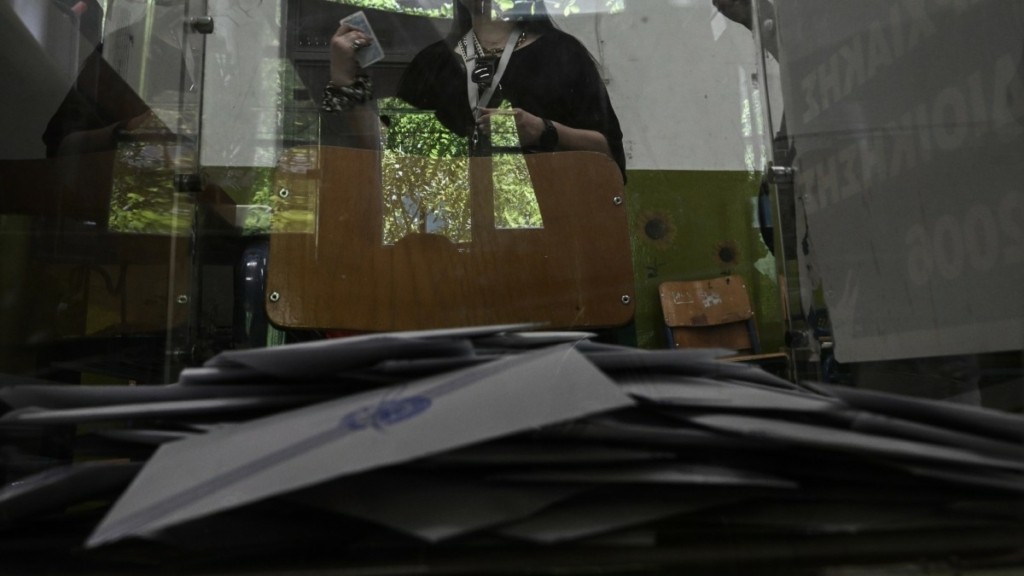 Προβάδισμα ΝΔ με διψήφιο ποσοστό σε πέντε δημοσκοπήσεις – Γιατί οι πολίτες επιλέγουν Πλεύση Ελευθερίας