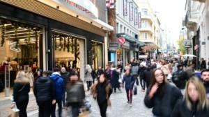 Πασχαλινό ωράριο: Πώς θα λειτουργήσουν τα καταστήματα σε Αθήνα, Πειραιά και Θεσσαλονίκη