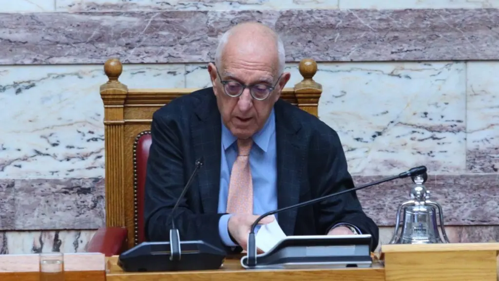 Τέμπη: “Άνοιξε” στη Βουλή η δικογραφία για Καραμανλή, Σπίρτζη – Πώς θα γίνει η ενημέρωση των βουλευτών