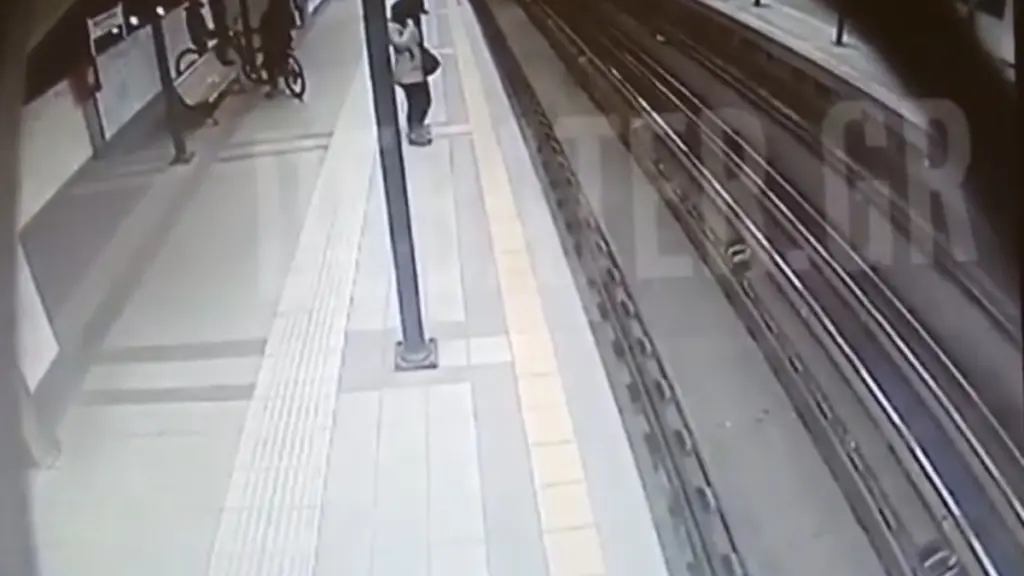 Βίντεο με τη σπείρα που άρπαζε με τη βία αλυσίδες από τον λαιμό πολιτών – Τους απειλούσαν με μαχαίρι