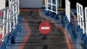 Μικροπροβλήματα σε ακτοπλοϊκά δρομολόγια στη δυτική Ελλάδα λόγω των ισχυρών ανέμων