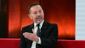 Έμμεσο «φρένο» Στουρνάρα για περαιτέρω μείωση των επιτοκίων