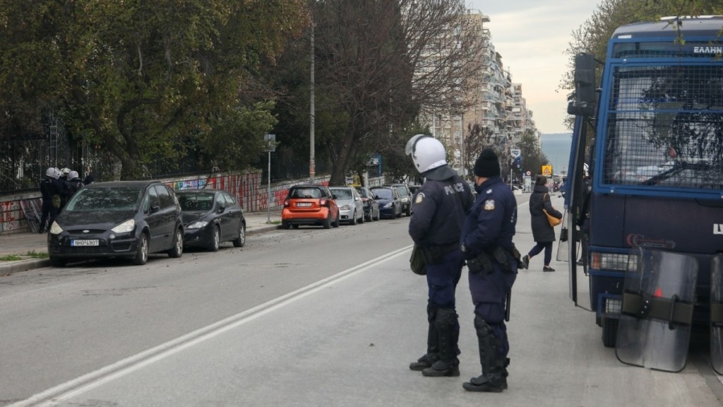 ΑΠΘ: Αστυνομική επιχείρηση για εκκένωση κατάληψης σε αίθουσα (Φωτογραφίες)