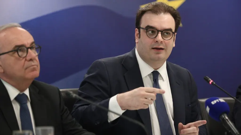Πιερρακάκης στον ΟΟΣΑ: “Η ελληνική οικονομία χαρακτηρίζεται από ανθεκτικότητα και προοπτική”