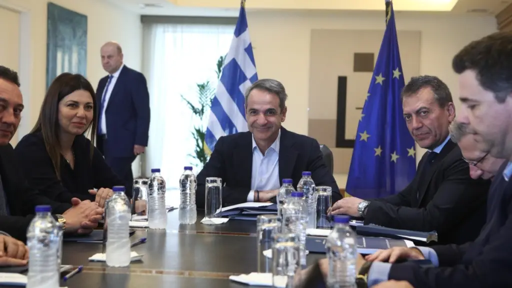 Στο υπουργείο Παιδείας ο Κυριάκος Μητσοτάκης – Ποια θέματα είναι επί τάπητος