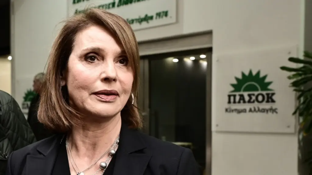 Μπατζελή: “Υπερβολική η διαγραφή μου από το ΠΑΣΟΚ, με στεναχώρησε η απόφαση”