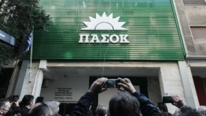 Κόντρα ΠΑΣΟΚ – Μαρινάκη για απευθείας αναθέσεις: “Είστε η κυβέρνηση που “νομιμοποίησε” την αδιαφάνεια”