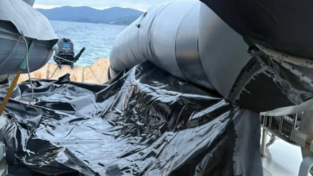 Λέσβος: Εικόνες από το ναυάγιο με τους 7 νεκρούς μετανάστες – Βίντεο από την επιχείρηση του Λιμενικού