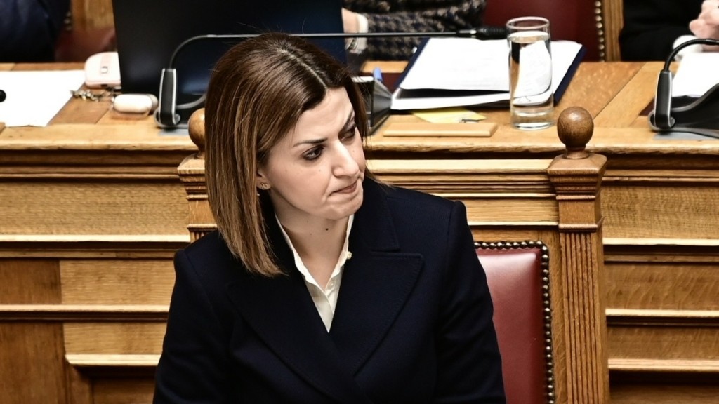 Επιτέθηκαν λεκτικά στην Αγαπηδάκη σε εκκλησία στο Περιστέρι – Η ψύχραιμη αντίδρασή της