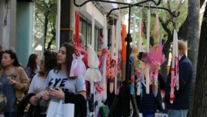 Το ωράριο των καταστημάτων μέχρι το Πάσχα: Τι αλλάζει