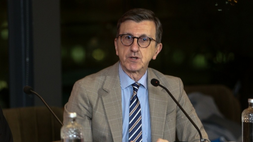 Άρης Πορτοσάλτε: Αποκάλεσε “πατσαβούρα” την παλαιστινιακή σημαία και ξεσήκωσε θύελλα αντιδράσεων