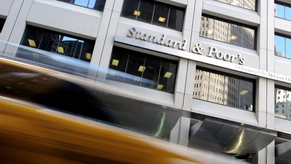 Αναβάθμιση της Ελλάδας από την S&P: Τι σημαίνει και πώς θα επηρεάσει την οικονομία