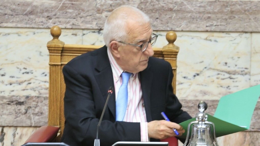 Αυστηρή παρατήρηση Κακλαμάνη στην Κωνσταντοπούλου: “Τα σόου σας αλλού, όχι στη Βουλή”
