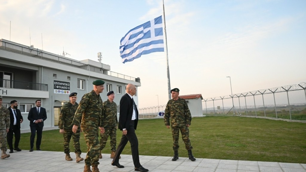 Στον Έβρο ο Δένδιας: Επισκέφθηκε επιτηρητικό φυλάκιο (Βίντεο)