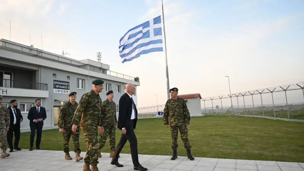 Στον Έβρο ο Δένδιας: Επισκέφθηκε επιτηρητικό φυλάκιο (Βίντεο)