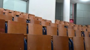 ΑΕΙ: “Καμπανάκι” από τους πρυτάνεις για τις κενές θέσεις – Δημογραφικό και Ελάχιστη Βάση Εισαγωγής ερημώνουν τα Πανεπιστήμια