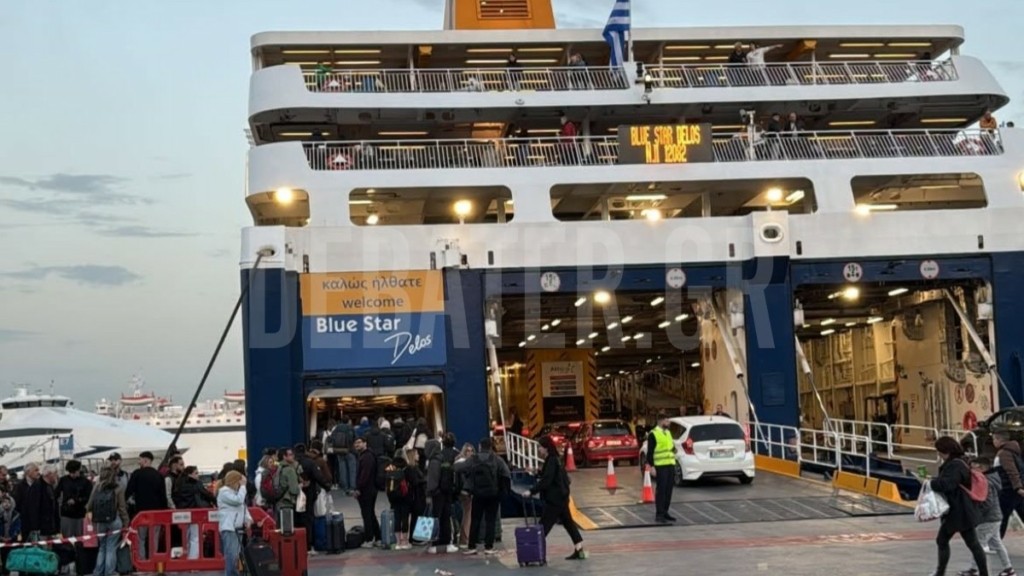 Σε εξέλιξη η έξοδος των εκδρομέων για το Πάσχα – Γεμάτα αναχωρούν τα πλοία από τα λιμάνια