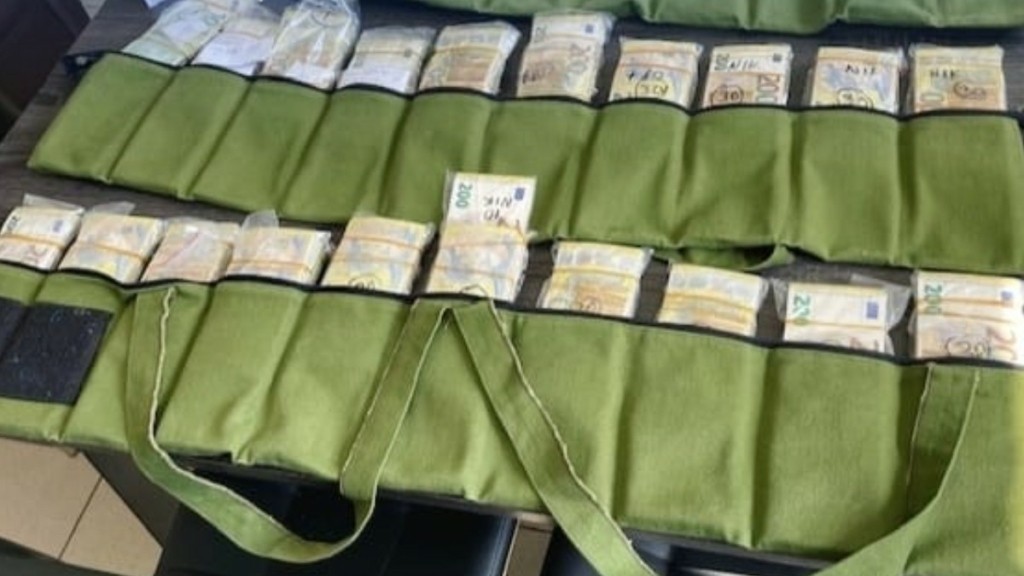 Έβρος: Κατασχέθηκαν σχεδόν 1,2 εκατ. ευρώ από την ΑΑΔΕ – Πήγαν να τα περάσουν με την «μέθοδο του μυρμηγκιού»