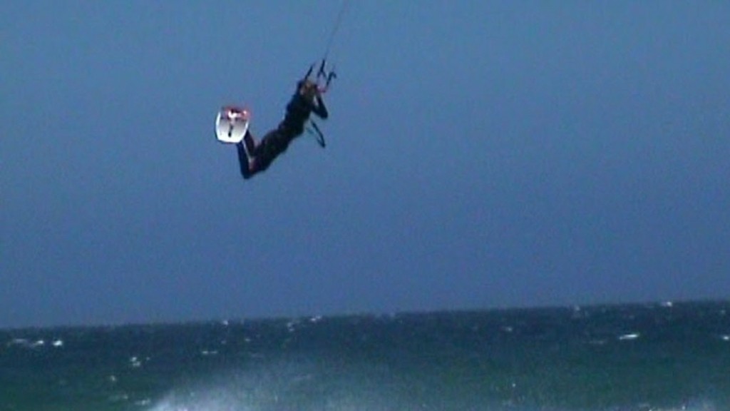 Αρτέμιδα: Δραματική διάσωση kite surfer που παρασύρθηκε από τους ισχυρούς ανέμους (Βίντεο)