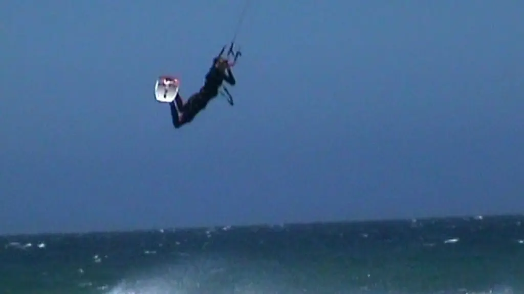 Αρτέμιδα: Δραματική διάσωση kite surfer που παρασύρθηκε από τους ισχυρούς ανέμους (Βίντεο)
