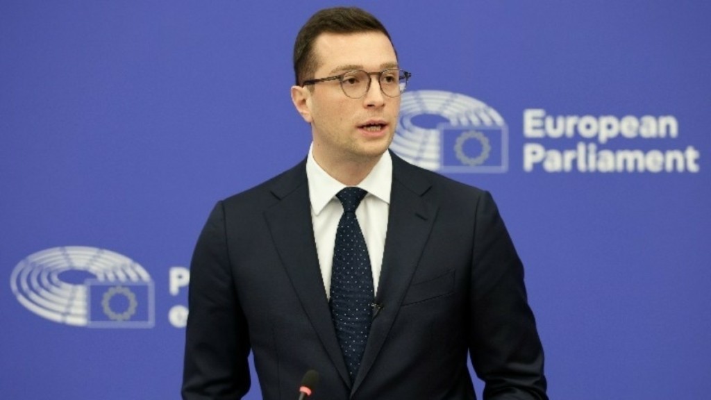 Γαλλία: Ο Μπαρντελά κατήγγειλε “την τυραννία των δικαστών”, αλλά και τις “επιθέσεις” εις βάρος τους μετά την καταδίκη της Λεπέν