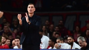 Μπαρτζώκας: “Δεν θα πάρουμε παίκτη επειδή θέλουν τα social media”