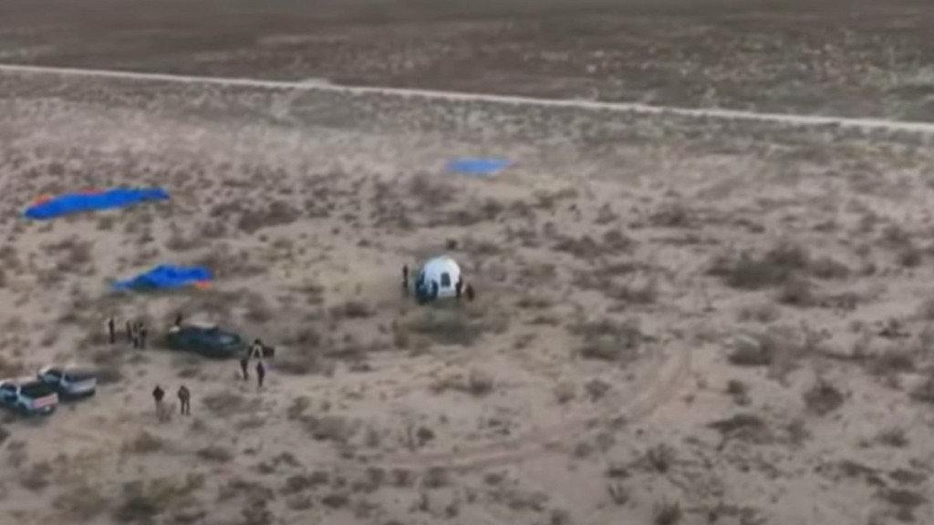 Blue Origin: Οι θεωρίες συνωμοσίας για την πτήση που… δεν έγινε ποτέ και την πόρτα που άνοιξε από μέσα