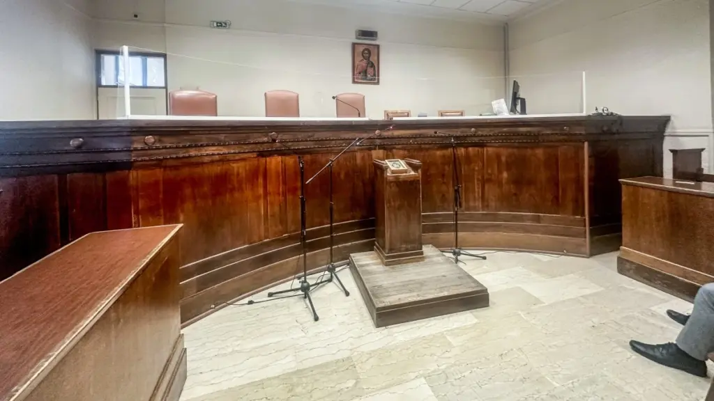 Πρωτοδικείο Αθηνών: Διευκρινίσεις για τον “πιστολέρο” δικηγόρο –  “Νόμιμος κάτοχος αδείας ο συνήγορος”