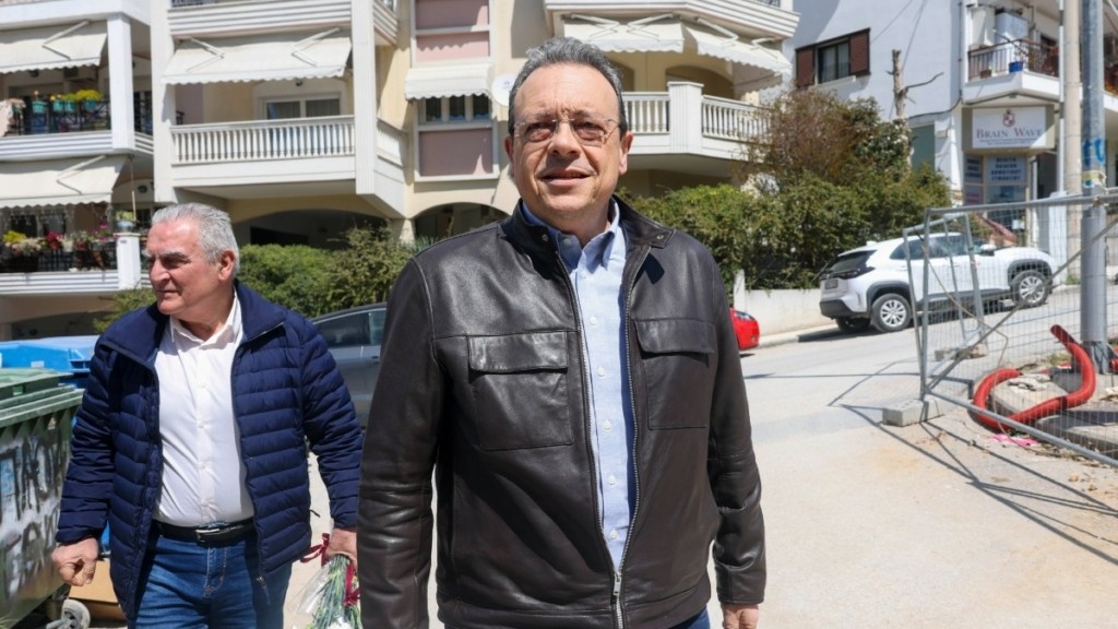 Φάμελλος: “Κατώτεροι των περιστάσεων ΠΑΣΟΚ και Νέα Αριστερά” – “Η ακρίβεια τρώει τις μικρές αυξήσεις στους μισθούς”