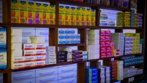 Θεμιστοκλέους: “Περισσότερες από 3.000 αιτήσεις τη μέρα για κατ’ οίκον διανομή φαρμάκων”