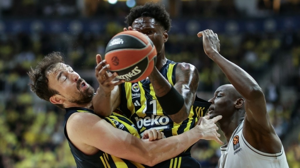 Φενέρμπαχτσε – Παρί 89-72: Έκανε το 2-0 και βλέπει το Άμπου Ντάμπι