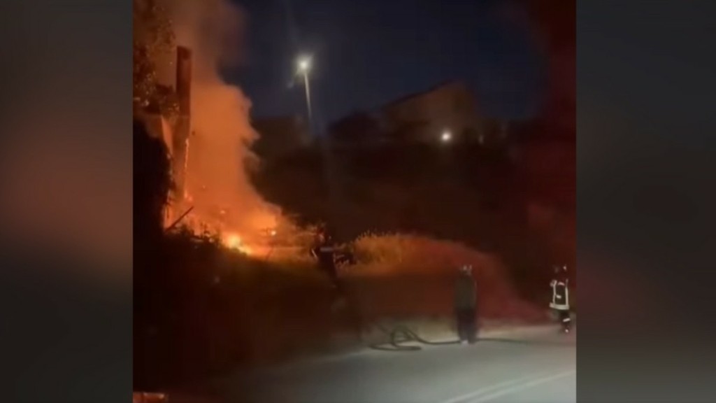 Φωτιά στον Άγιο Στέφανο (Βίντεο)