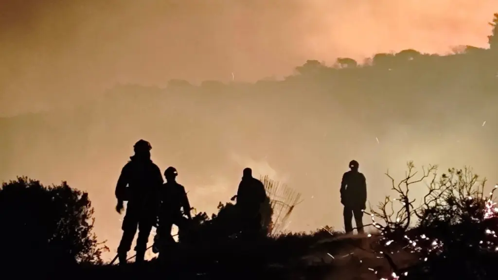 Φωτιά στην Κερατέα: Κυκλοφοριακές ρυθμίσεις λόγω της πυρκαγιάς