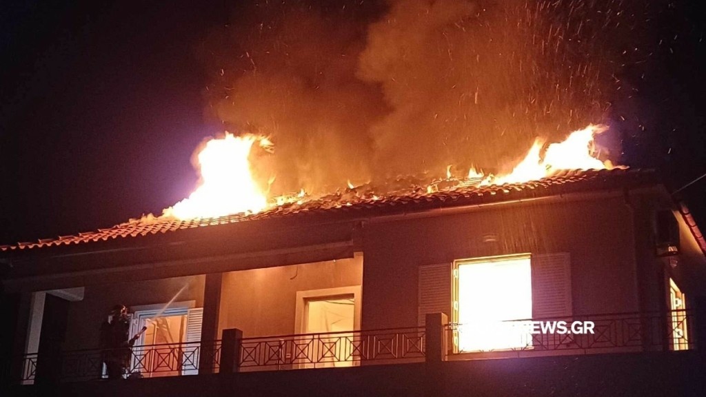 Φωτιά σε σπίτι στα Χανιά – Οικογένεια σώθηκε τελευταία στιγμή (pics & vid)
