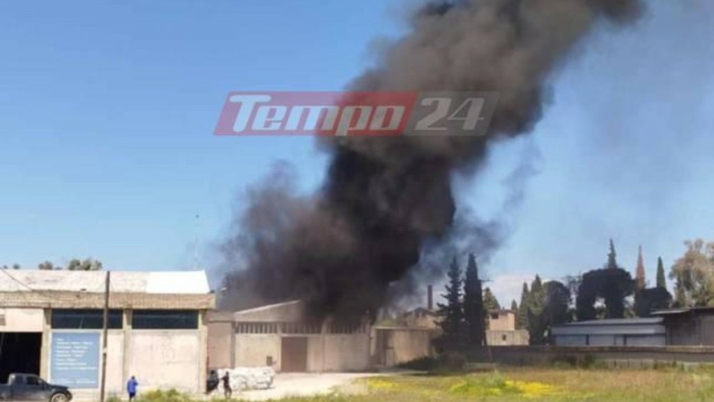 Αχαΐα: Μεγάλη φωτιά σε εργοστάσιο με πλαστικά – Ήχησε το 112 (Βίντεο + Φωτογραφίες)
