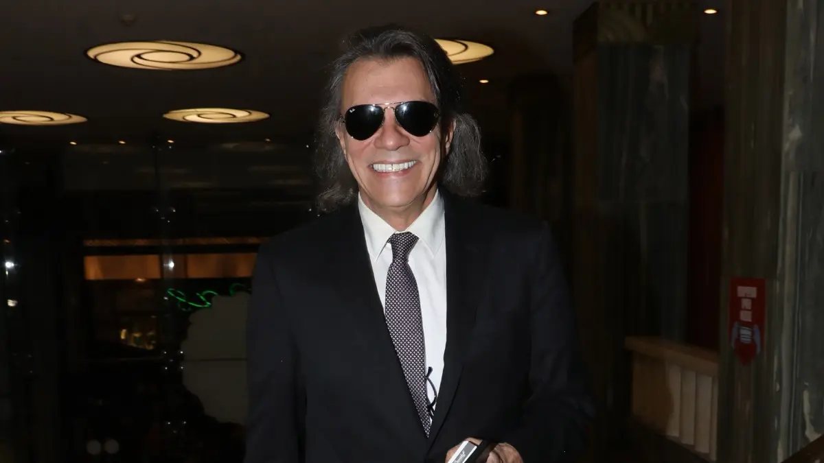 Ο Ηλίας Ψινάκης γιόρτασε τα 67α γενέθλιά του – «Συνεχίζω ακάθεκτος στην τρίτη ηλικία»