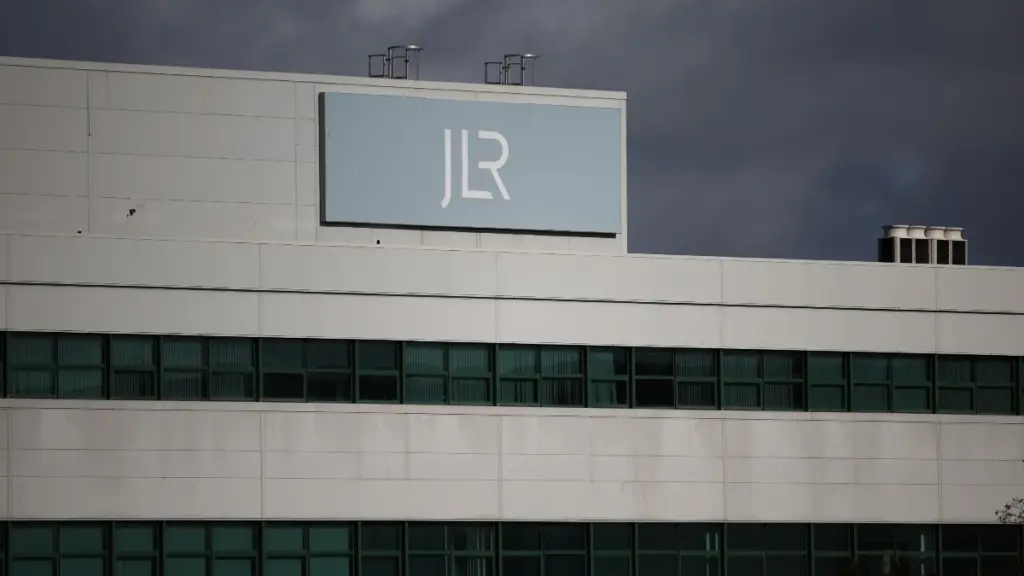 Jaguar Land Rover: Σταματά να εξάγει αυτοκίνητα στις ΗΠΑ μετά τους δασμούς του Τραμπ